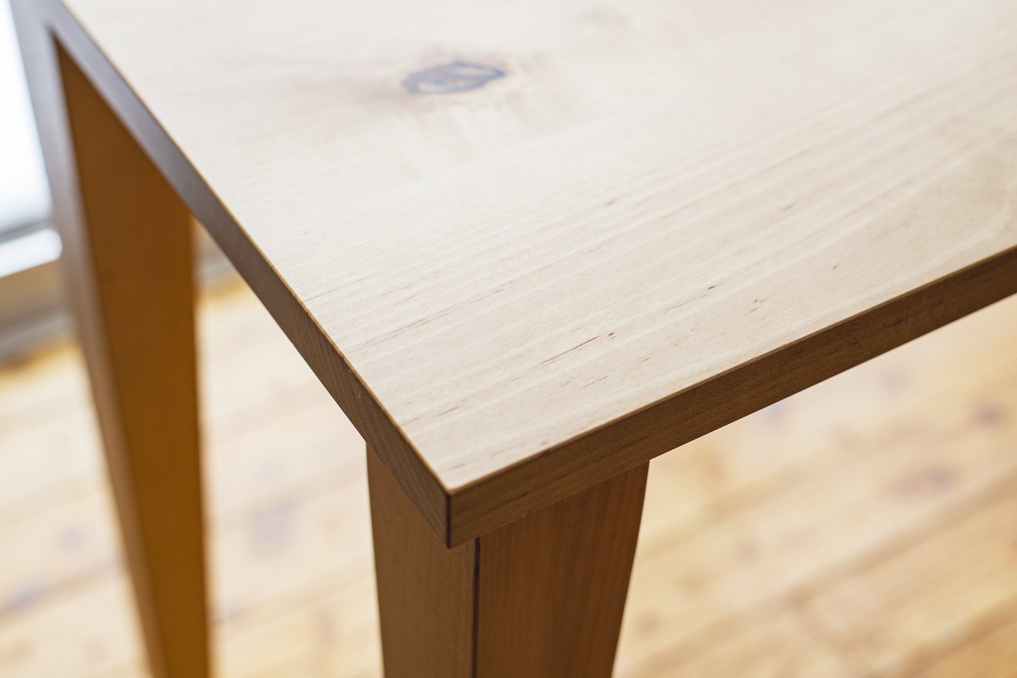 北海道下川町の国産広葉樹木材地域材クラフト天板 オーダーメイドテーブル Npo法人 森の生活